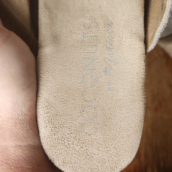 Coconuts by Matisse Coryn Wedge Sandals size 9 Metallic Golden - Picture 10 of 13